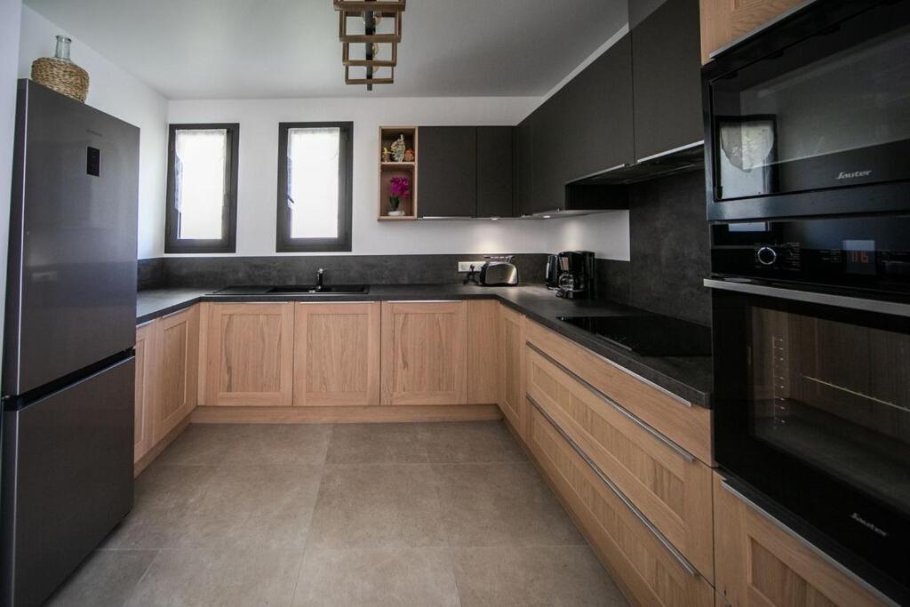 T3 Calme Ensoleille Parking Prive Apartment Sartene (Corsica)